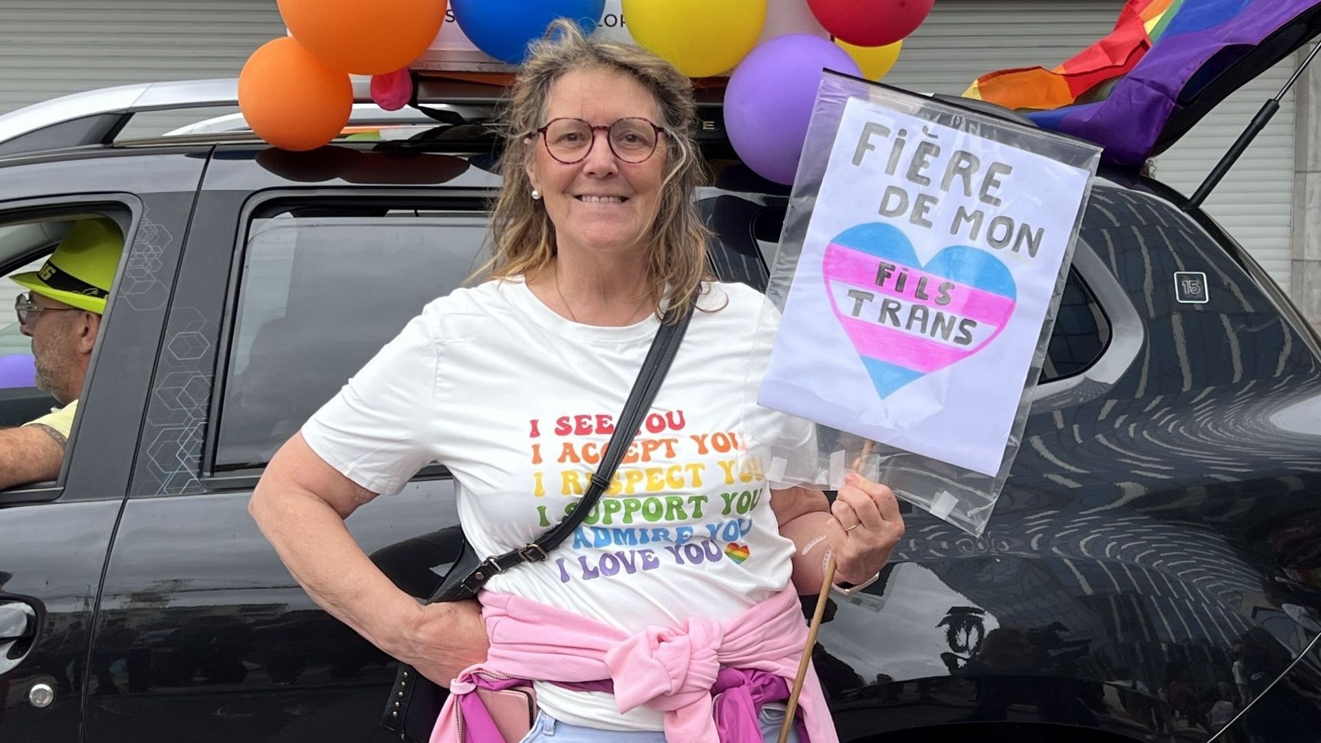 Liège Pride : les parents affichent leur fierté pour leurs enfants lors de la parade