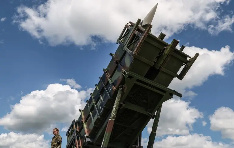 L'Ukraine reçoit des missiles Patriot alors que Zelensky appelle à un soutien accru