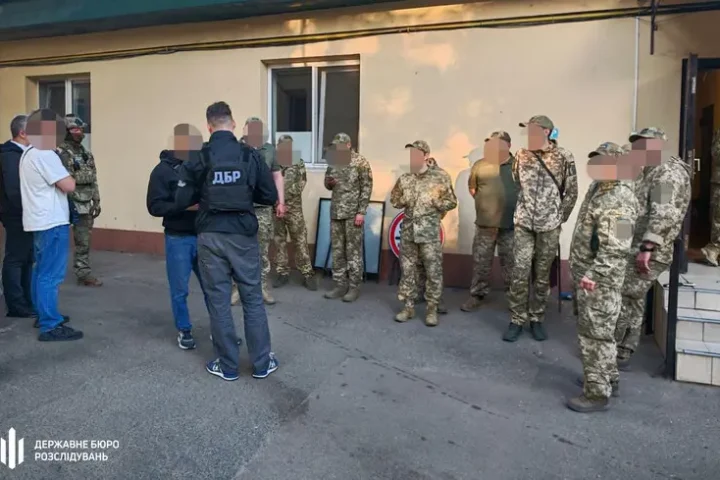 Peu de responsables pour les allégations de torture contre les recruteurs militaires ukrainiens