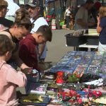 Plus de 150 000 visiteurs au marché aux puces de Temploux, attirant des collectionneurs d'Europe