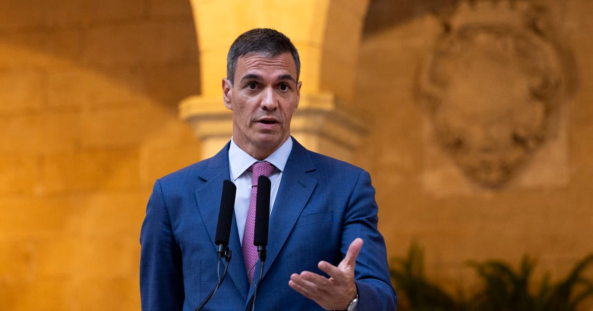 Sánchez critique le roi Felipe VI pour son absence durant la crise migratoire à Ceuta