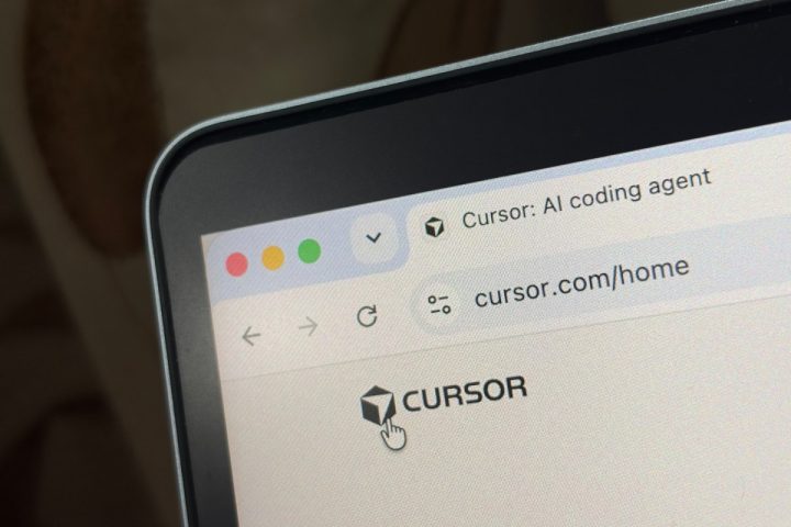 SpaceX finalise l'acquisition de la startup d'IA Cursor pour renforcer ses capacités informatiques