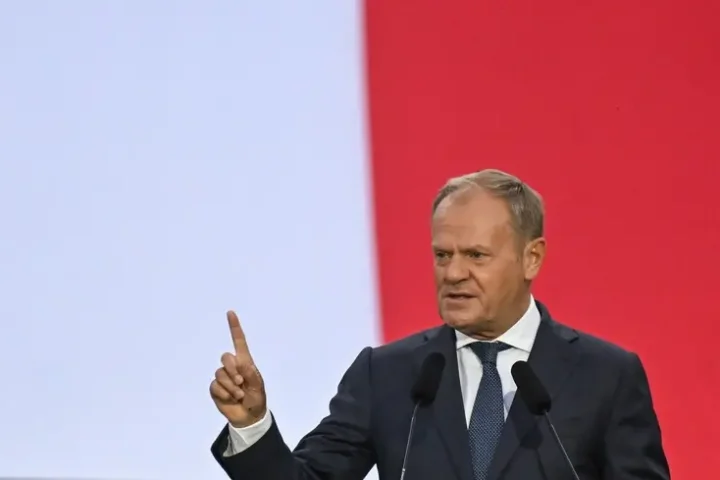 Tusk alerte sur les préparatifs d'escalade de la Russie pour les mois cruciaux en Ukraine et dans la région