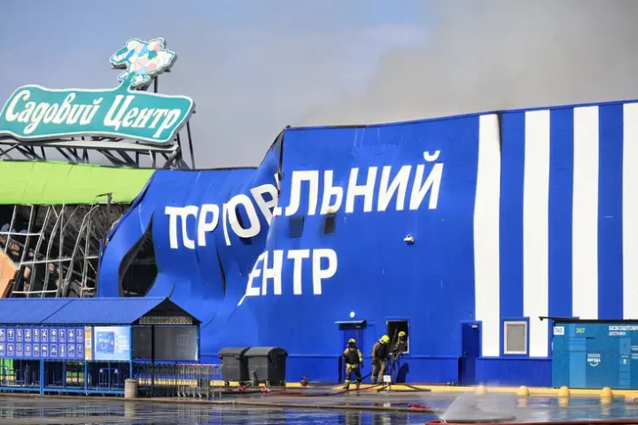 Un expert appelle à une évacuation rapide des centres commerciaux face aux attaques en Ukraine