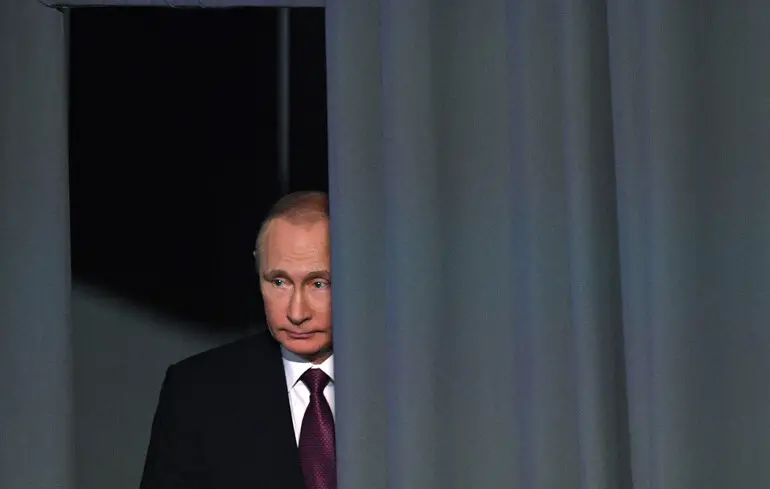 Un volontaire américain compare Poutine à Hitler et met en garde contre un potentiel chaos en Russie