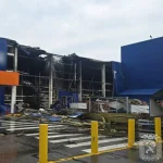 Une attaque de drone frappe le hypermarché Epicenter à Kharkiv, un mort et cinq blessés