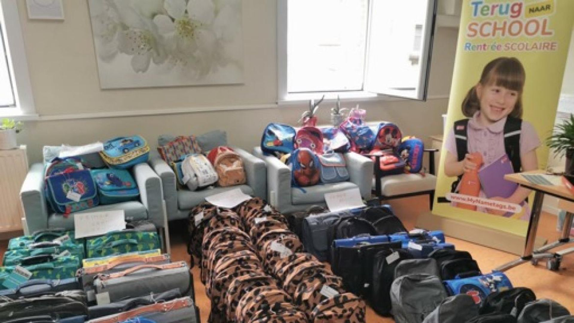 Une initiative bruxelloise distribue 400 sacs à dos scolaires aux enfants défavorisés