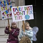 Une organisation de jeunesse suédoise attaque en justice le gouvernement pour insuffisance des actions climatiques
