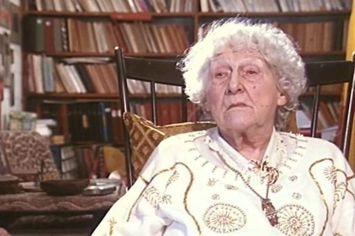 Aimée Bologne-Lemaire, pionnière de l'éducation des femmes, influence l'enseignement à Charleroi