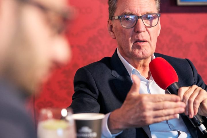 Alan Milburn s'oppose à la réduction des cotisations patronales pour les jeunes en raison de préoccupations financières