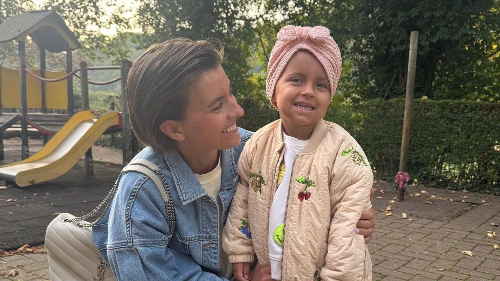 Alexine et sa fille Vania participeront à une marche de collecte de fonds contre le cancer à Bruxelles.