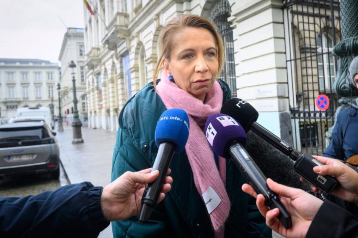 Ans Persoons dénonce l'approche aérienne fréquentée vers l'aéroport de Bruxelles comme inacceptable
