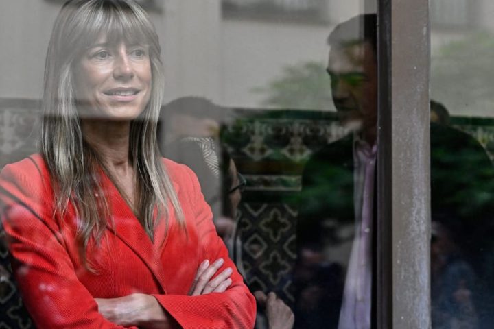 Begoña Gómez jugera devant le tribunal pour trafic d'influence et détournement de fonds.