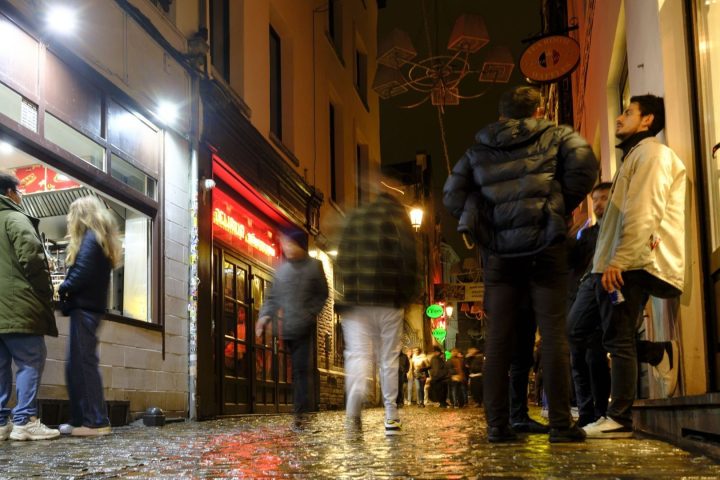 Bruxelles accueille cinq festivals en plein air simultanés malgré les défis du secteur nocturne