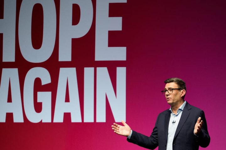 Burnham envisage des options pour la relation du Royaume-Uni avec l'UE, y compris un éventuel ralliement