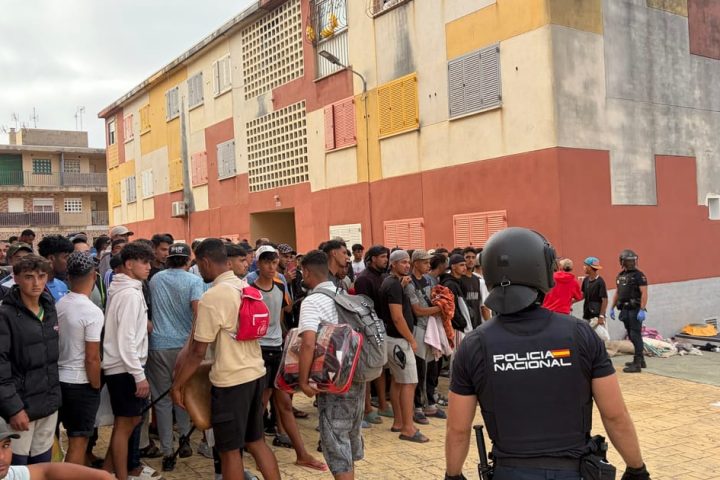 Ceuta confrontée à des troubles alors que Sánchez reconnaît que le nombre de migrants demeure élevé