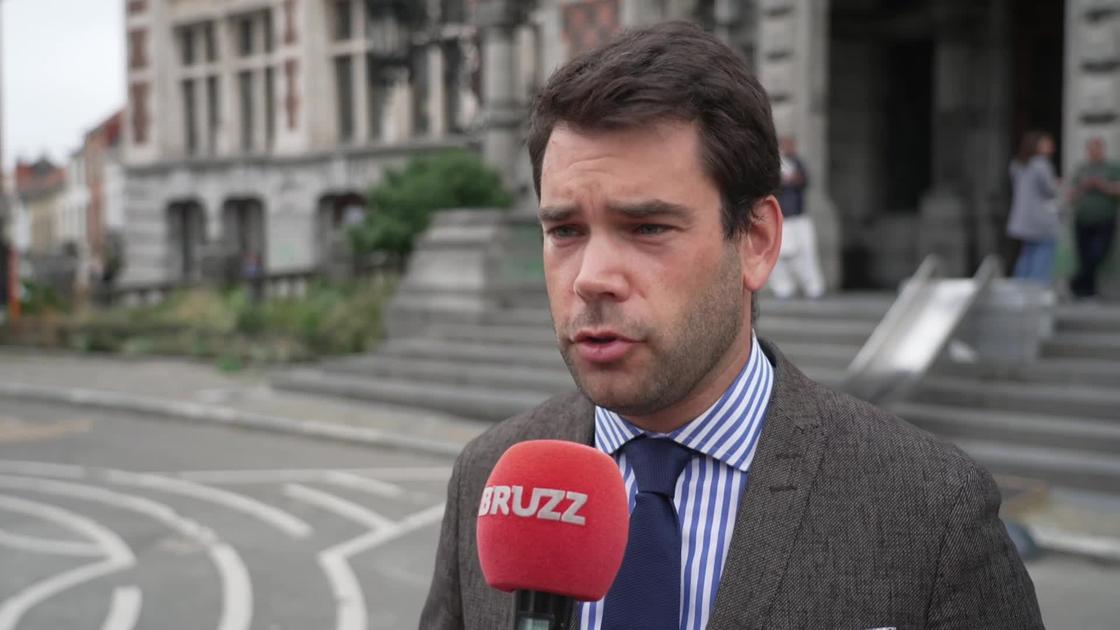De Brabant critique la politique fédérale de retour face à des expulsions record de criminels sans papiers
