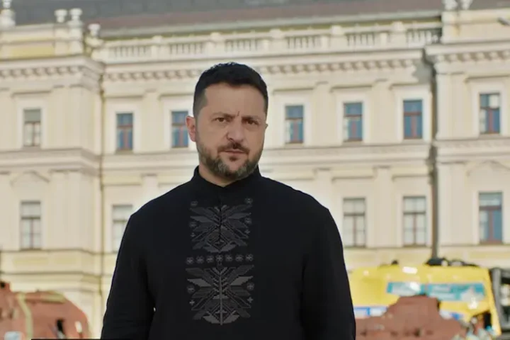 Des attaques de drones sur Kyiv : Zelensky qualifie les frappes sur les maternelles de terrorisme