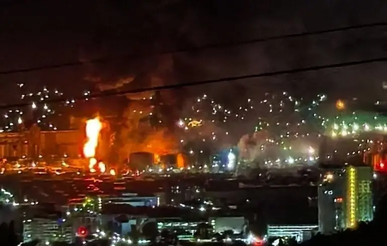 Des drones attaquent Novorossiysk, provoquant des incendies à un terminal pétrolier clé en Russie