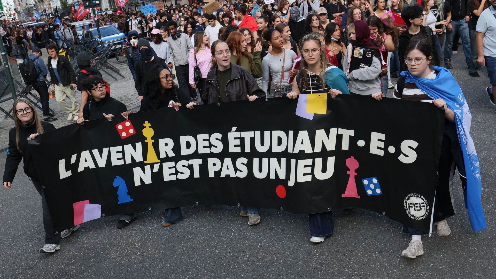 Des étudiants à Bruxelles manifestent contre l'augmentation des frais d'inscription après la rentrée académique