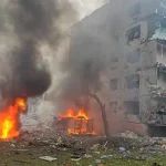 Des frappes aériennes russes dans la région de Donetsk font plusieurs victimes et des personnes piégées sous les décombres