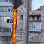 Des frappes de drones russes touchent à nouveau Kyiv, endommageant un bâtiment hospitalier en centre-ville