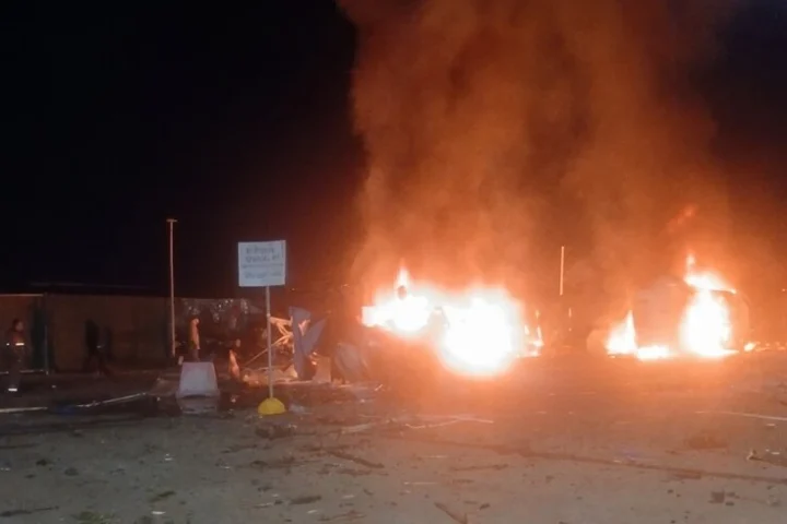 Des frappes de drones russes touchent un marché près de Kyiv, faisant des victimes