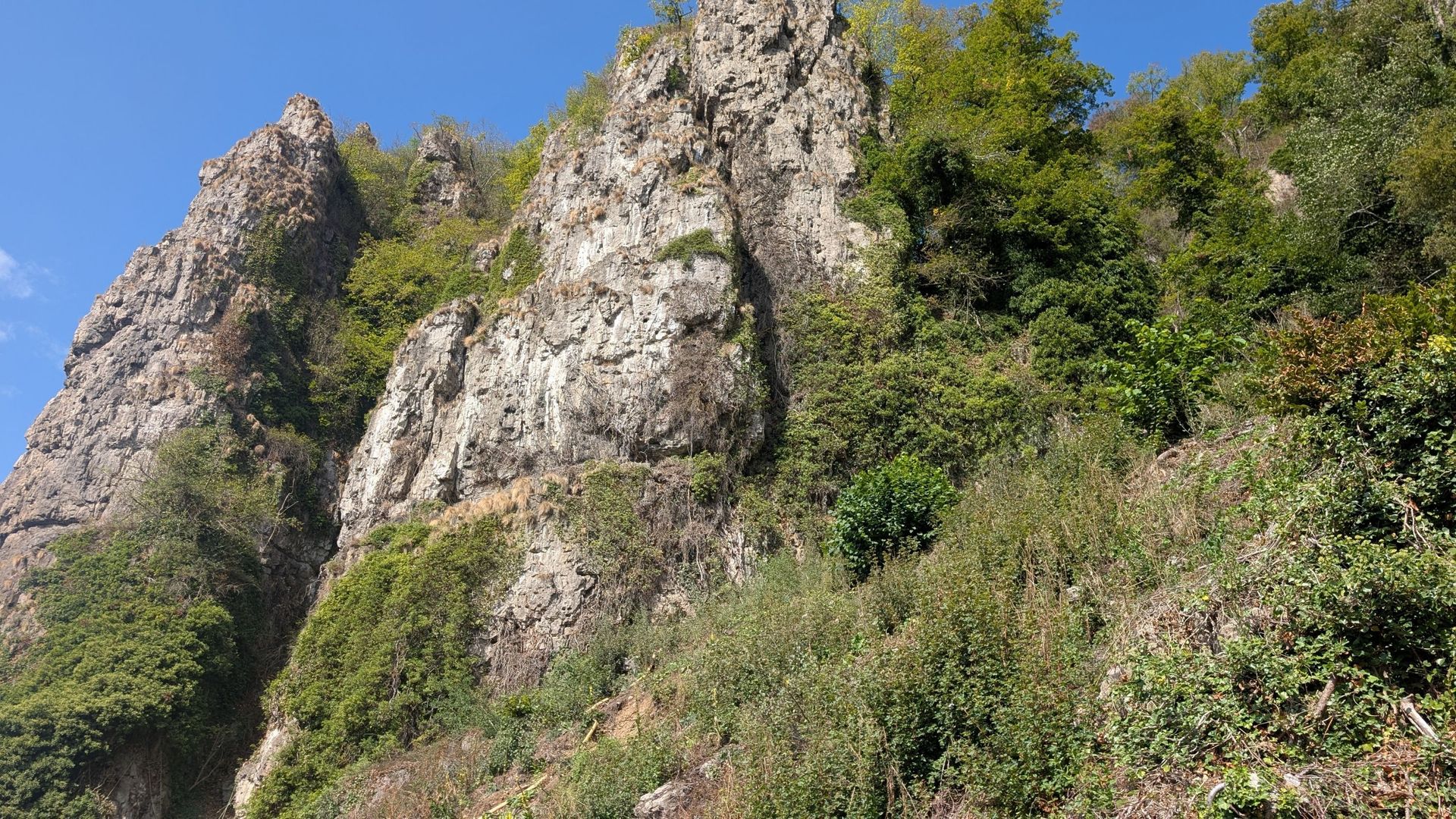Des travaux de protection des falaises en cours entre Marche-les-Dames et Beez