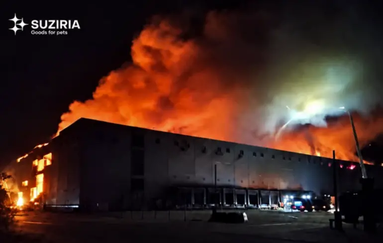Destruction d'un entrepôt du groupe Suziria par les forces russes, impact sur la logistique en région de Kyiv