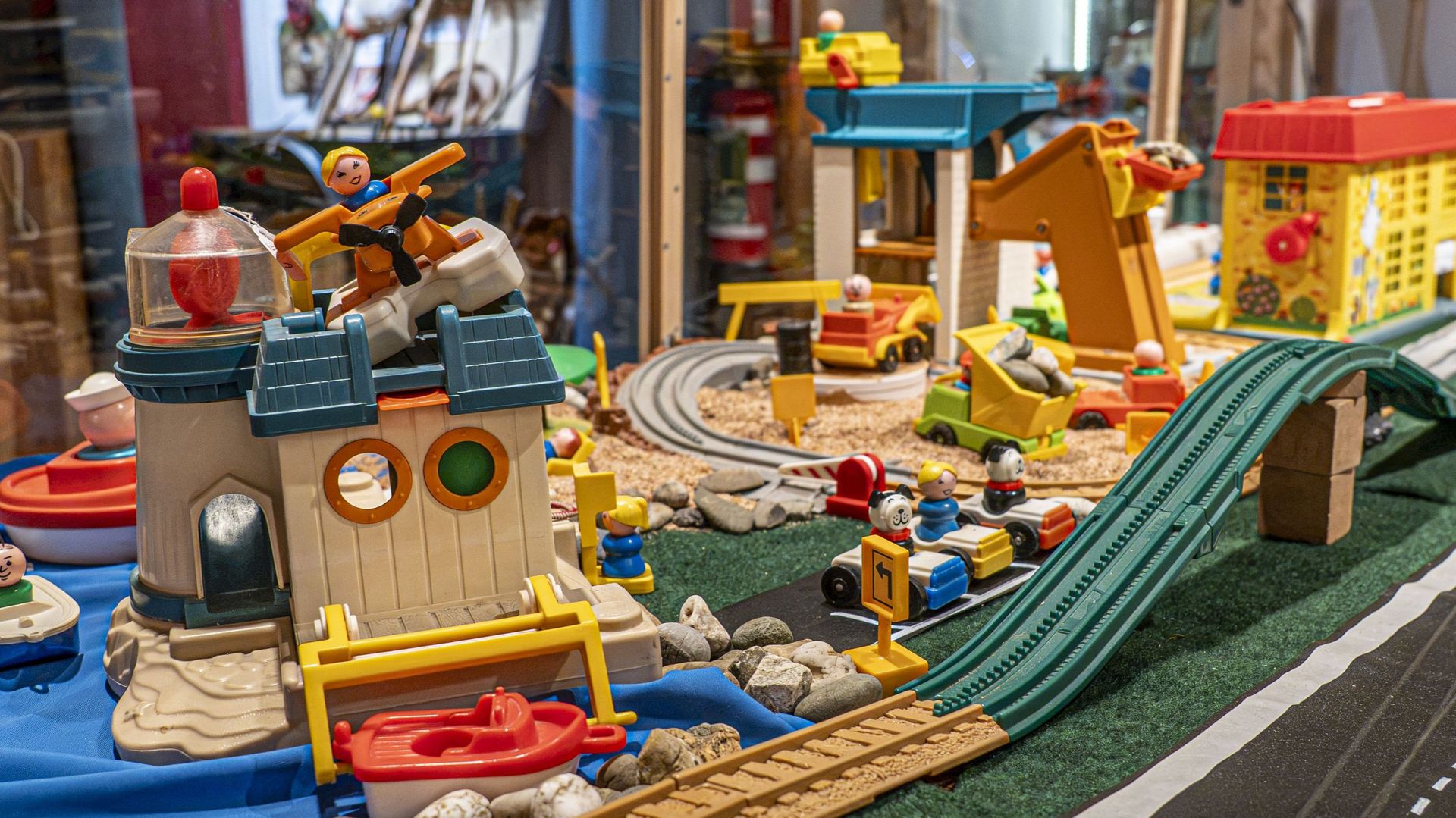 Deux musées de jouets en Wallonie offrent une expérience nostalgique pour grands-parents et petits-enfants