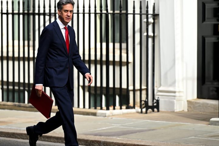 Ed Miliband participera à la réunion des ministres étrangers de l'UE en Irlande pour renforcer les liens