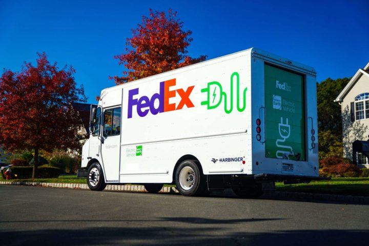 FedEx commande 2 000 camions électriques auprès de Harbinger pour 300 millions de dollars