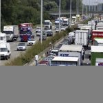 Fermeture de l'E411 à Ochamps suite à un accident, provoquant une heure de retard vers Namur