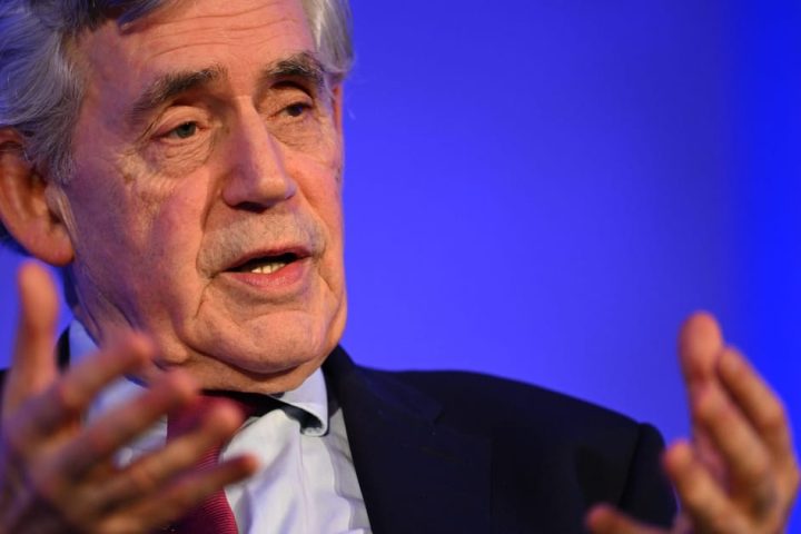 Gordon Brown continue de donner des conseils non sollicités à l'administration d'Andy Burnham