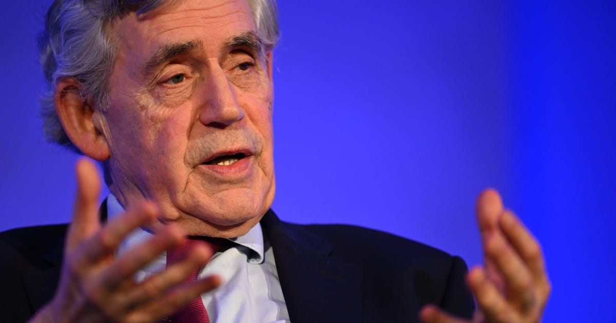 Gordon Brown continue de donner des conseils non sollicités à l'administration d'Andy Burnham