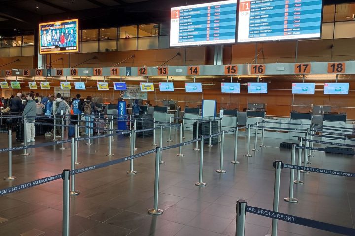 Grève des contrôleurs aériens à Charleroi entraîne l'annulation de 46 vols samedi