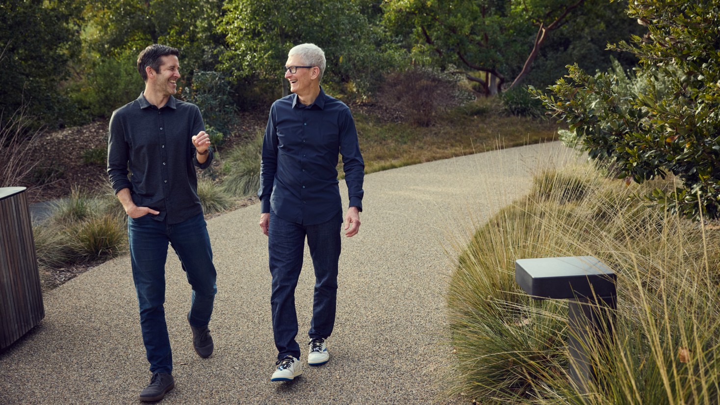 John Ternus succède officiellement à Tim Cook à la tête d'Apple.