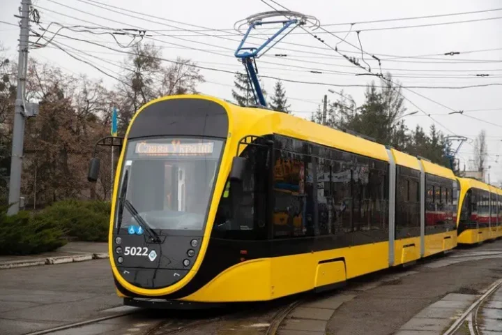 Kyiv sous attaque de missiles : ajustements des transports en commun après l'incident du 24 septembre