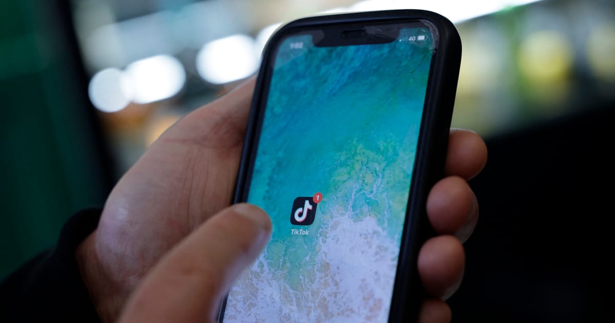La Commission européenne engagée dans un débat interne sur l'interdiction de TikTok en raison de préoccupations sur l'engagement perdu.