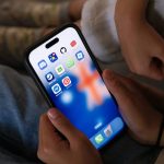 La Commission européenne proposera un acte KIDS pour fixer un âge minimum d'accès aux réseaux sociaux