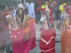 La communauté hindoue du Bangladesh célèbre Janmashtami au temple historique Dhakeshwari de Dacca