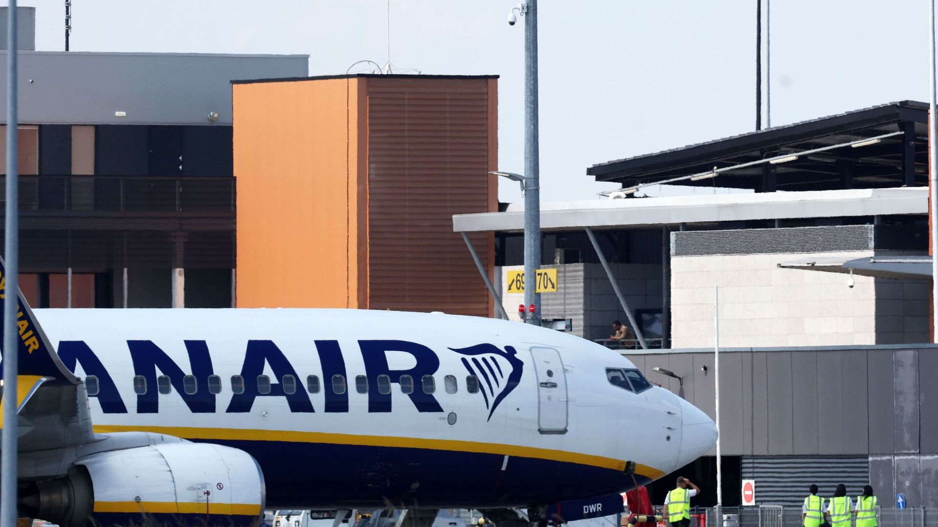 La grève se poursuit à l'aéroport de Charleroi après le rejet de la proposition de la direction par les contrôleurs aériens