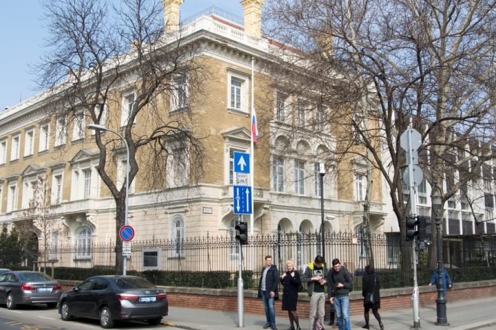 La Hongrie expulse 10 diplomates russes pour des raisons de sécurité et d'espionnage