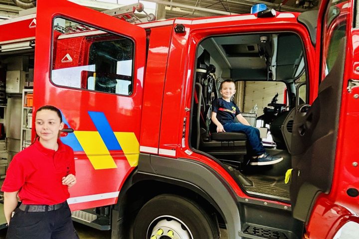 La Louvière attire des milliers de visiteurs lors de la journée portes ouvertes des pompiers