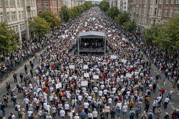 La manifestation de Hambourg intensifie les appels à un examen juridique de l'AfD