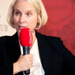 La ministre des Finances britannique défend son expérience dans la finance face à des spéculations fiscales sur les banques