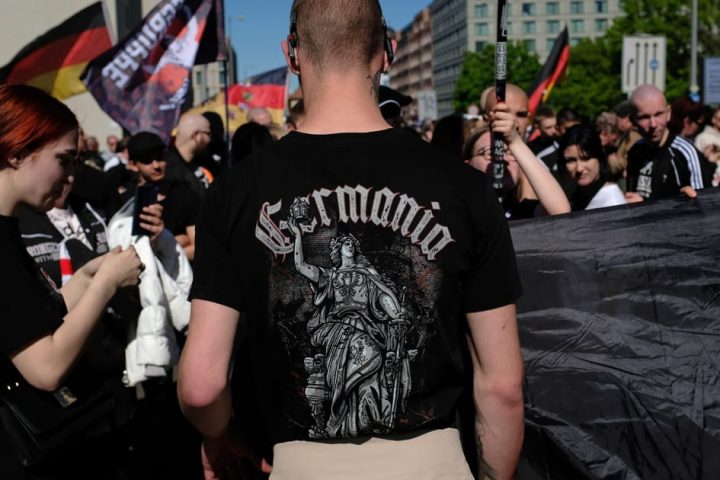 La montée de l'extrême droite en Allemagne pousse l'UE à finaliser un accord budgétaire de 2 000 milliards d'euros.