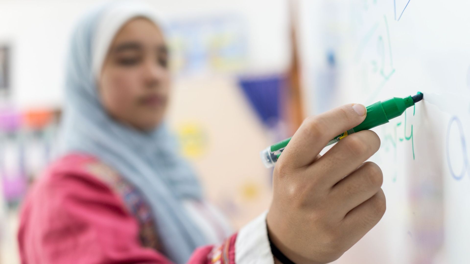 La province de Flandre-Orientale licencie une enseignante ayant refusé de retirer son hijab au travail