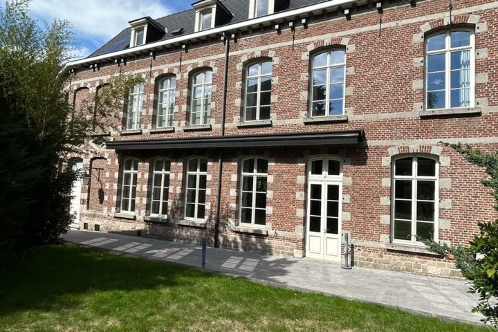 La province de Hainaut met en vente la Maison de la Réunion à Mons
