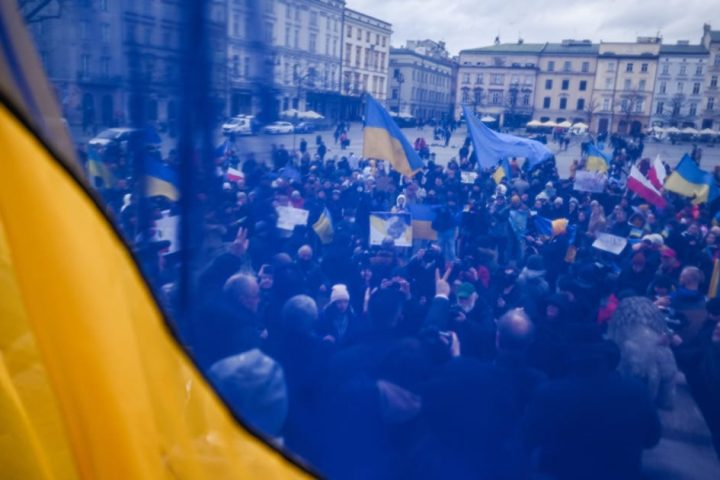 La rhétorique nationaliste de la Pologne envers les Ukrainiens s'intensifie avant des élections parlementaires cruciales
